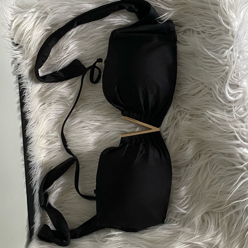 Victoria’s Secret bikini top w removable strap